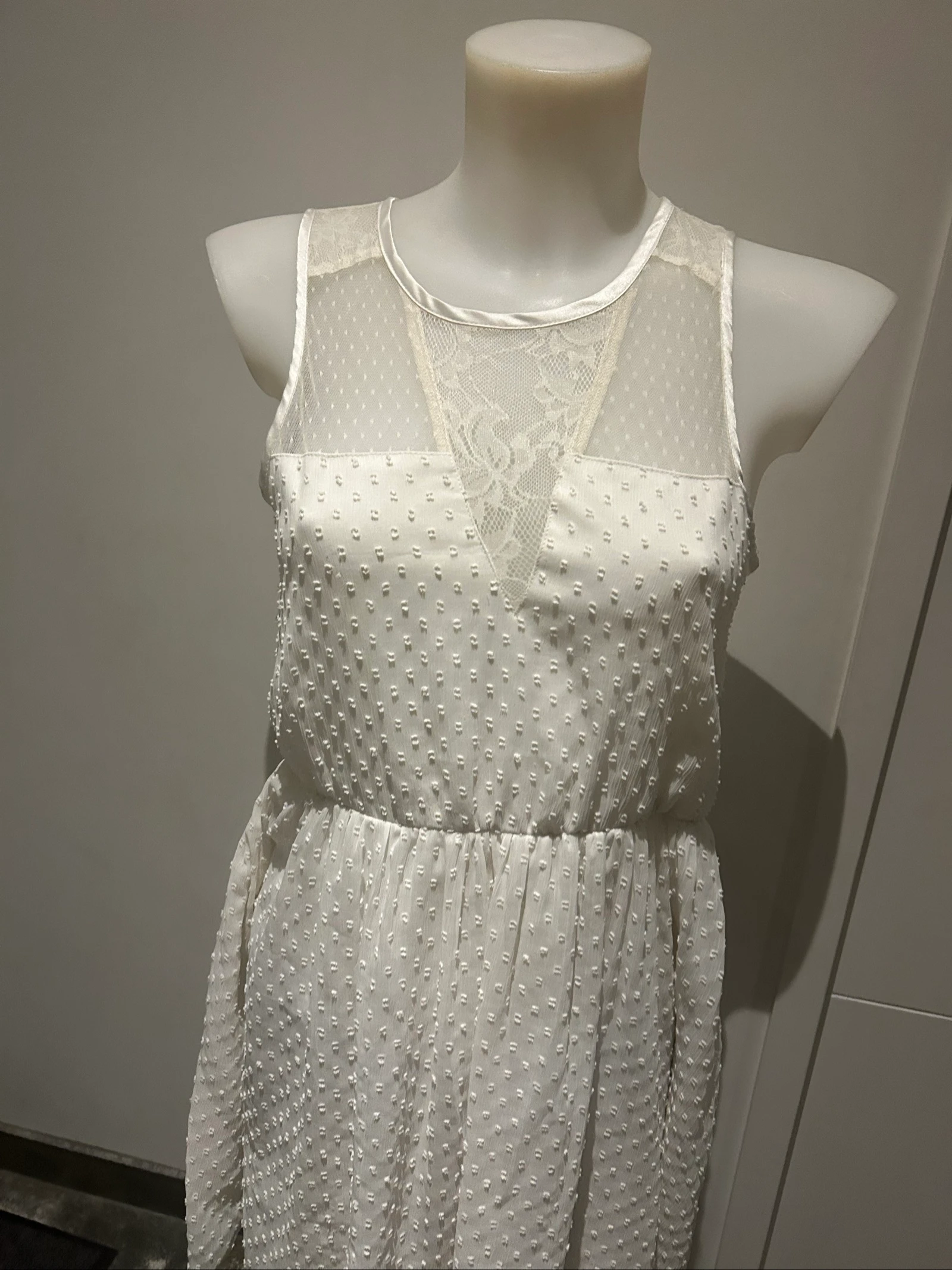 White dress – photo 2
